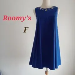 Roomy's　ルーミーズ　 ビジュー付きノースリーブワンピース ブルー　結婚式のサムネイル