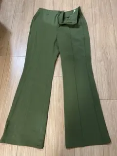 GU カットソーフレアスラックス　丈標準