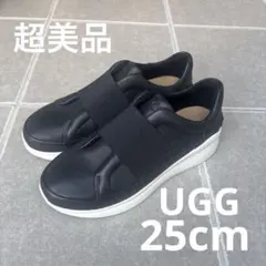 極美品　UGG スニーカー　厚底　ブラック　リフレクター　26CM 極美品 UGG スニーカー 厚底 ブラック リフレクター 26CM - メルカリ
