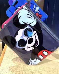 東京ディズニーリゾート Tシャツ柄ポーチ　ミッキー
