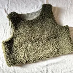 ハンドメイド◯c&s イタリア製もこもこボア カーキ ショートベスト