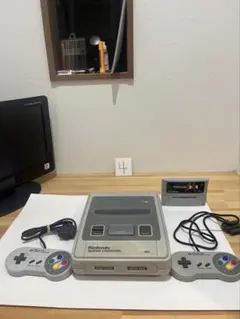 Nintendo スーパーファミコン 本体 コントローラー2個、ソフト一個付き