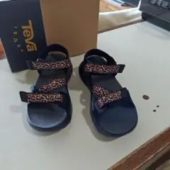 Teva スポーツサンダル レオパード柄のサムネイル