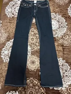 True Religion ストレートフレアデニム 白 ステッチ