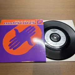 7インチ　Undercover/ Never Let Her Slip Away