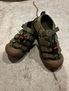 KEEN アウトドアサンダル オリーブ色22.5