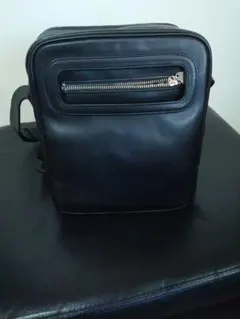 【未使用品】メンズブラックレザーショルダーバッグ