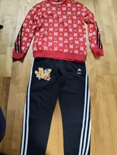 adidas ミッキー柄 セットアップ　140cm