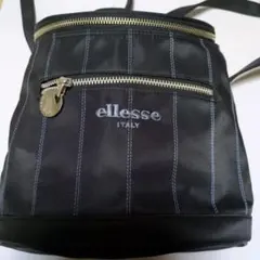 ellesse ストライプ ブラックリュックのサムネイル