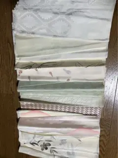 着物 はぎれ 生地 布 ハギレ アンティーク 絹　古布　和布　和柄