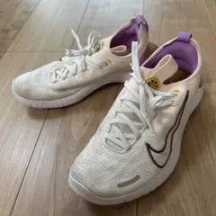 NIKE ランニングシューズのサムネイル
