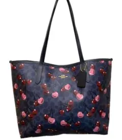 コーチ COACH チェリー柄が映える 落ち着きネイビートート