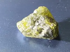 レア　本物モルダバイト原石 約2cm