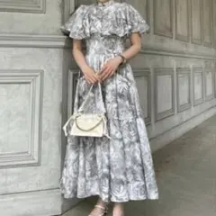 rienda フレアスリーブペイントフラワーワンピース