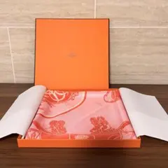新品同様 HERMES スカーフ カレ90 スプリングス 箱付き