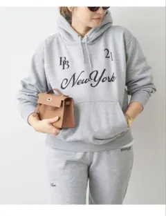 deuxieme classe コンパクトロゴフーディ DEUXIEME CLASSE - deuxieme classe コンパクトロゴフーディの通販 by