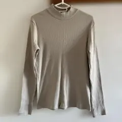 ユニクロ　リブハイネックT 　Lサイズ ベージュ系