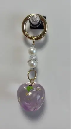 ゆめかわ ❤︎ 細ラメが綺麗 パープルアップル キーホルダー 幻想的デザイン