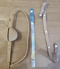 おしゃぶりクリップ ベージュ シリコン製 + ストラップ 2本付き