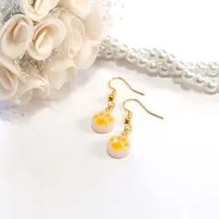 マザーオブパール蝶々さんとミルフィオリビーズとチェコビーズのピアス