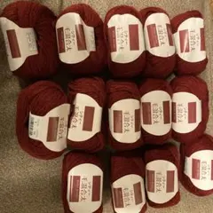赤色アクリルウール毛糸 30g66m 14玉おまけ1玉