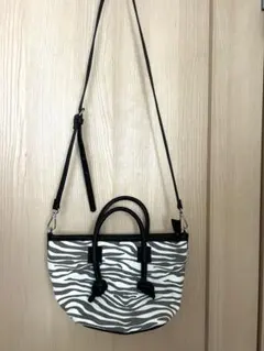 【ニコアンド】ゼブラ柄 ショルダーバッグ