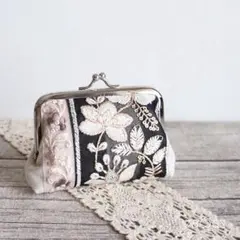 ミニがま口ポーチ*インド刺繡リボン*ブラックB