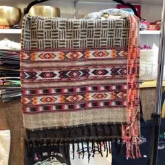 幾何学模様の大判ストール