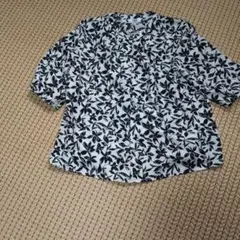花柄ブラウスのサムネイル
