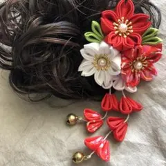 ●赤★七五三 つまみ細工 着物 和服 ヘアアクセサリー 髪飾り クリップ 鈴つき