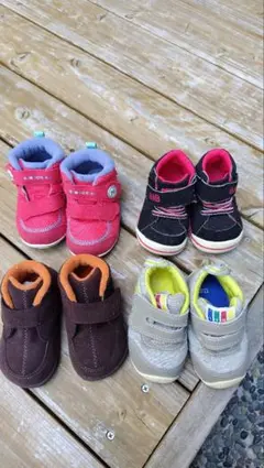 ベビーシューズ　４足セット