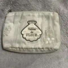 ポーチのサムネイル