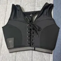 スポーツブラ 黒 レースアップ デザイン