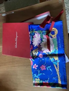 フェラガモ　上品なスカーフ