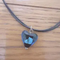 沖縄で購入 青色ハート型ペンダントネックレス
