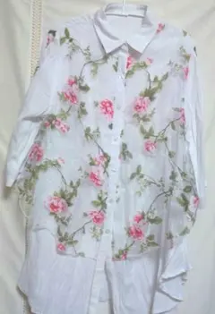 花柄オーバーサイズ　長袖シャツ