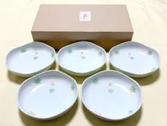 新品未使用 源右衛門窯 赤濃桜図（あかだみさくらず） 皿 赤濃桜図 皿（16.5cm） ｜ 有田焼の源右衛門窯公式オンラインショップ