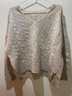 ケーブル　ニット　ベージュ