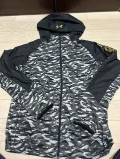 Under Armour カモフラ柄 フード付きジャケット LG