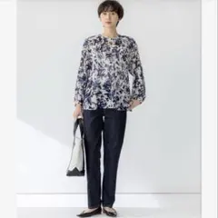 完売　2025年　23区S　ニュアンスフラワープリント ブラウス　¥20,900
