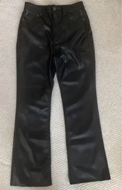 ZARAフェイクレザーパンツ黒未使用ブラック