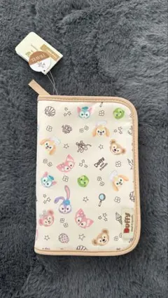 ☆新品タグ付き☆香港ディズニーダッフィーとフレンズ パスポートケース