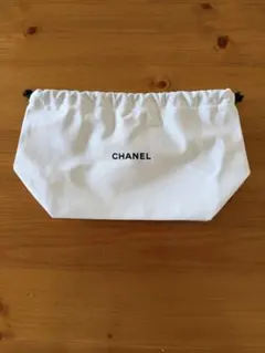 CHANEL ホワイトポーチ 巾着
