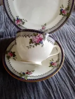 美品☆エインズレイ エリザベスローズ ブルー カスケードボール ラージ バラ Aynsley China - 美品☆エインズレイ エリザベスローズ ブルー