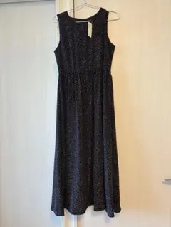 ノースリーブロングワンピース 黒地ドット