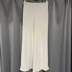 ZARA ベージュ サテンフレアスカート XS