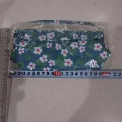 花柄ポーチ 青地