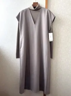 《新品未使用》ミラオーウェン タートルニットレイヤード深Vネックワンピース