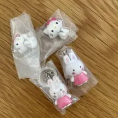 めじるしアクセサリー　チアリーチャム　チャーミーキティ　各2 訳あり