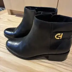 COLE HAAN ブラックレザーショートブーツのサムネイル